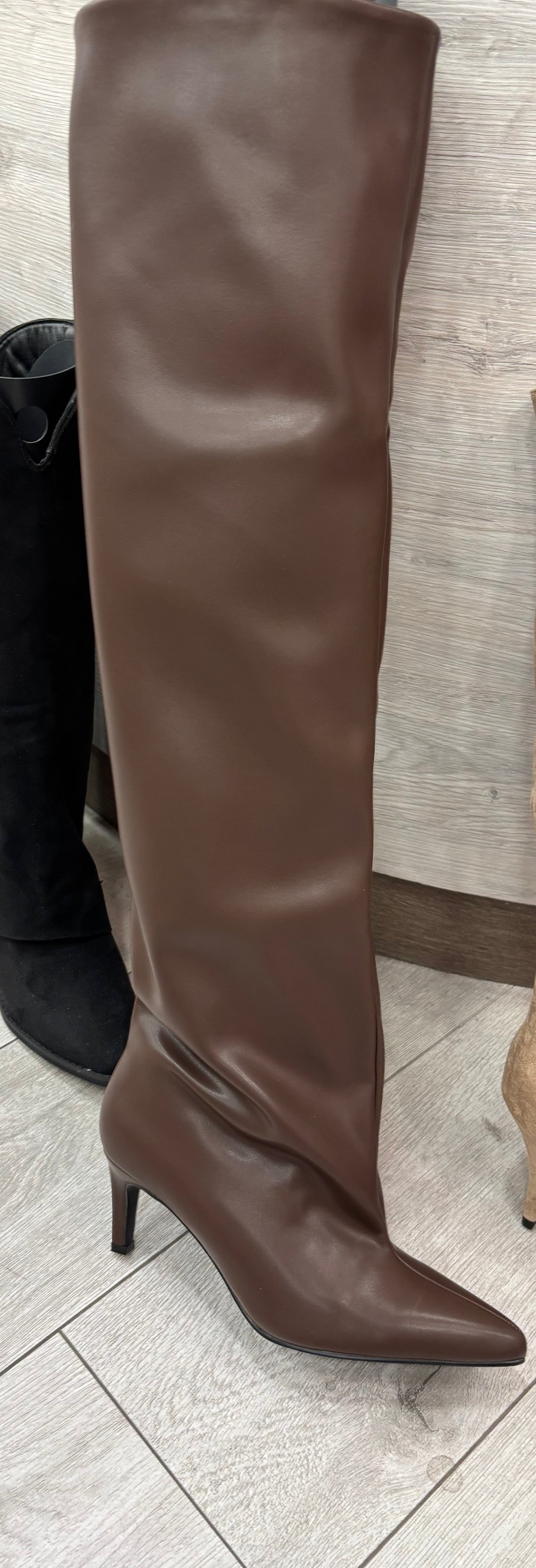 Stivale alto marrone